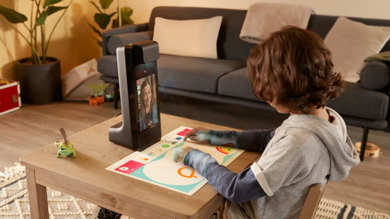 Amazon Glow este un dispozitiv pentru copii cu funcție de apelare video și proiector interactiv integrat