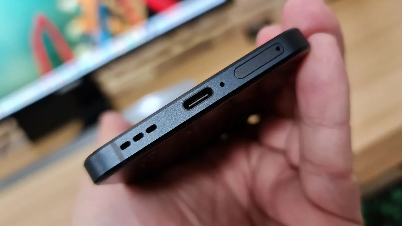 OPPO Reno6 5G: Baterie pe care te poţi baza, se încarcă în jumătate de oră