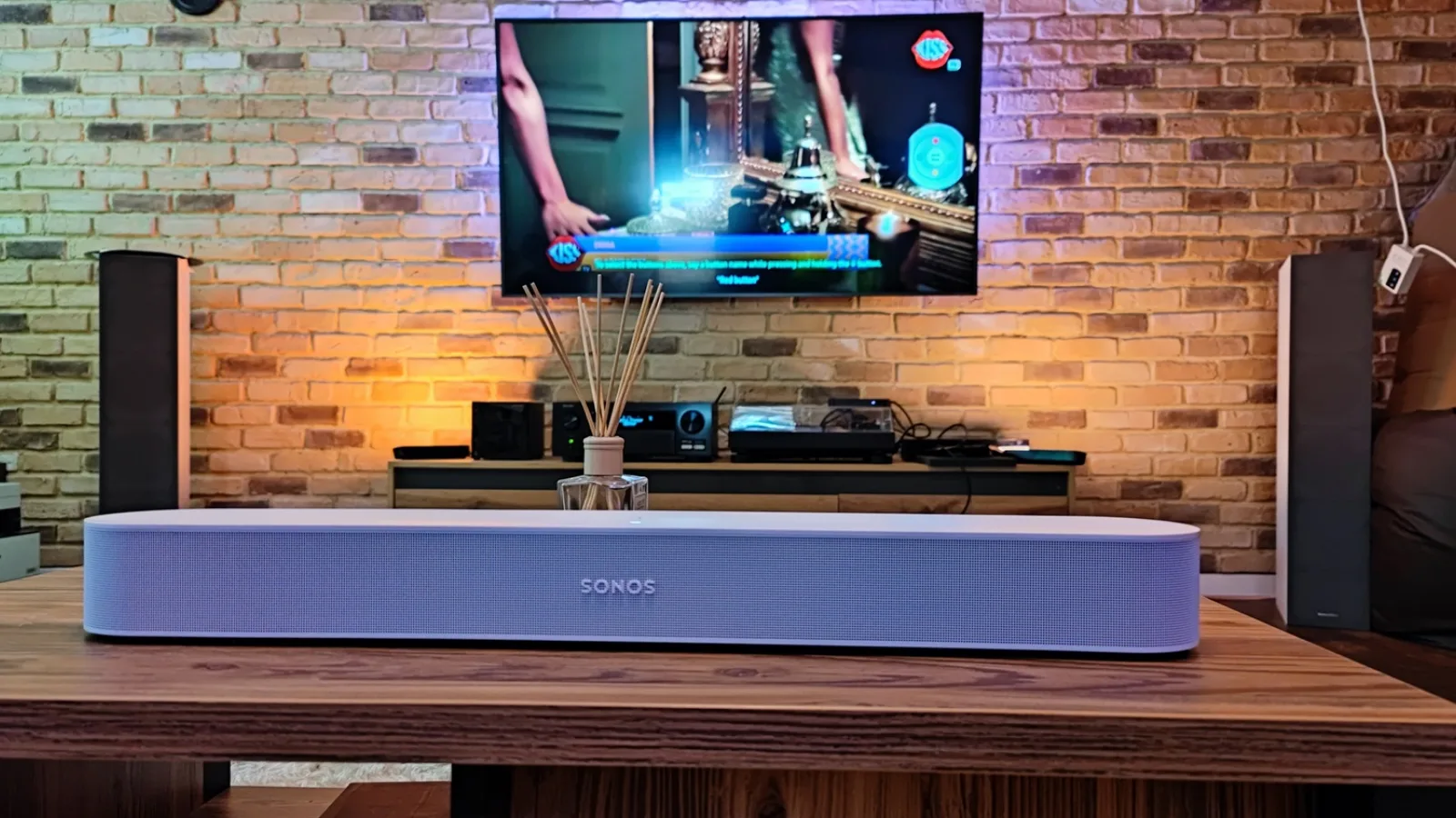 Cum m-a indus în eroare „un simplu” soundbar; Review Sonos Beam (Gen 2) cu Dolby Atmos