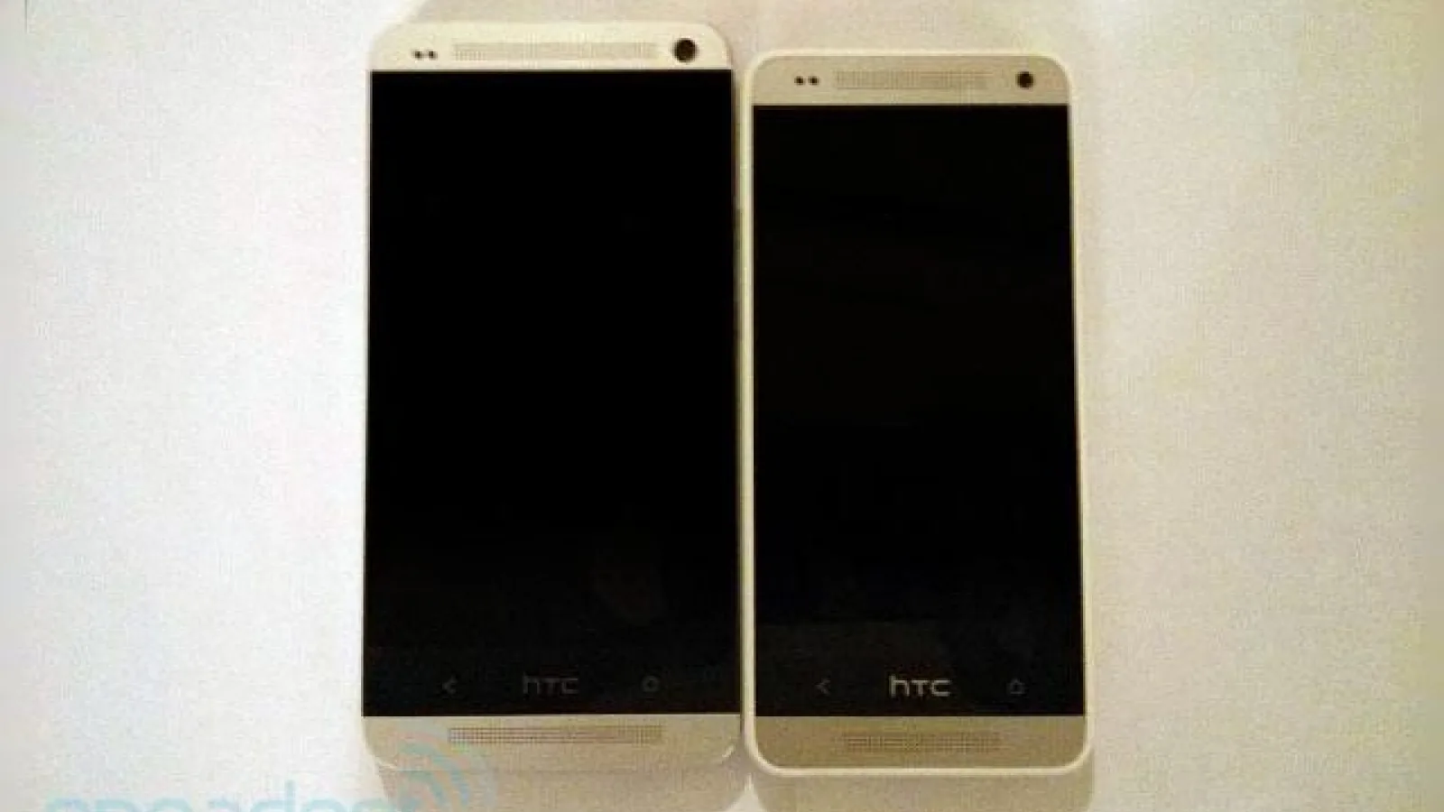 HTC One Mini este un "pui de HTC One", varianta mai mică nu arată deloc rău