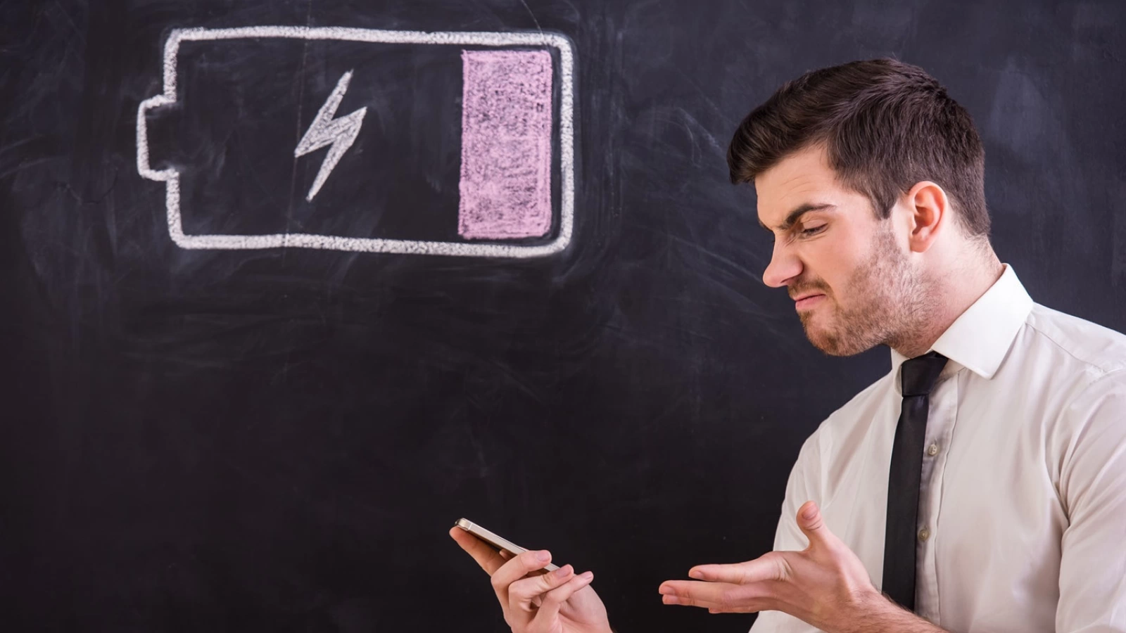 Românii devin anxioși atunci când rămân fără baterie la telefon (Studiu Xiaomi și IZI data)