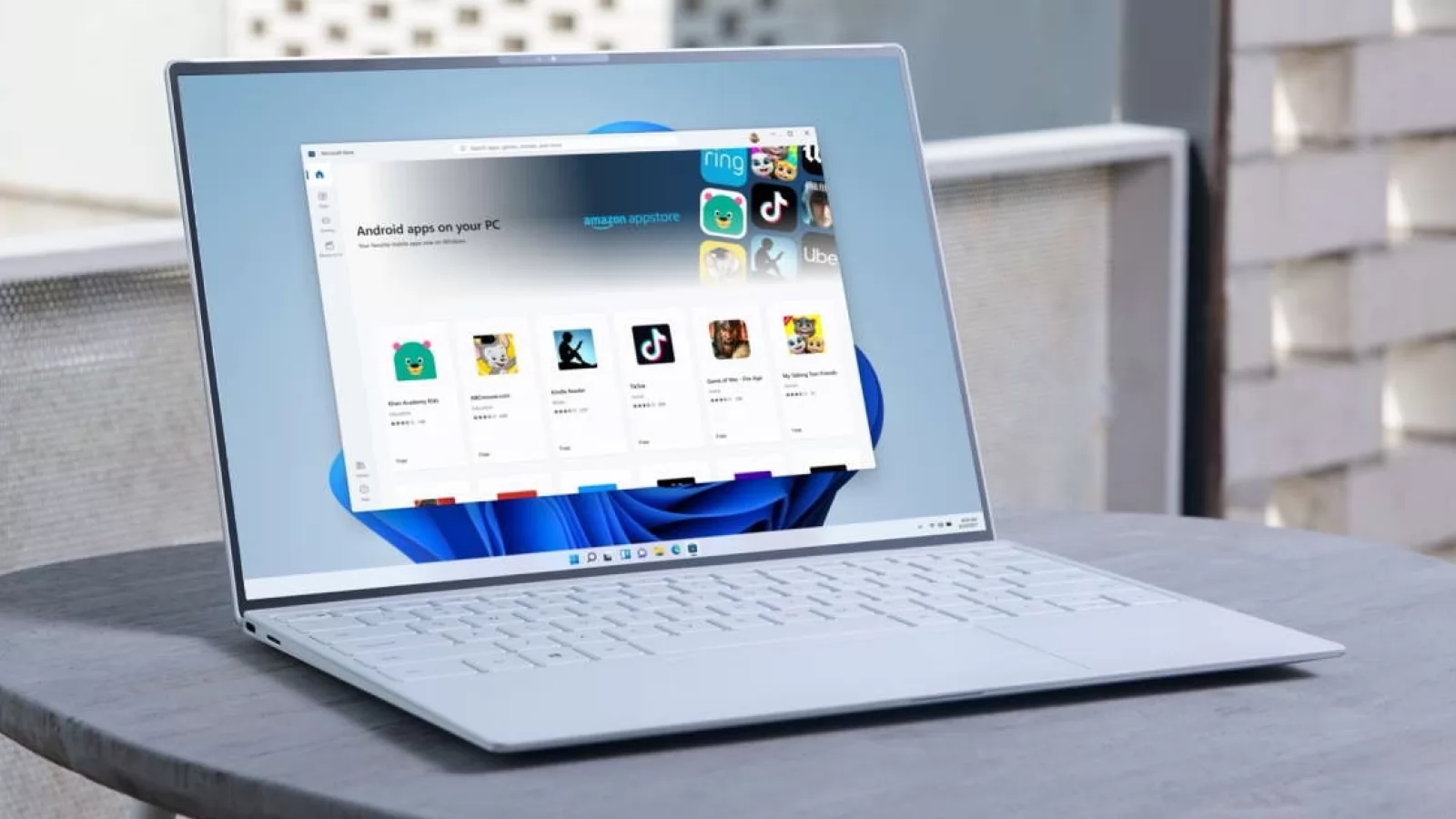 Un programator a reușit să instaleze magazinul Google Play pe un PC cu Windows 11; Iată și un tutorial video