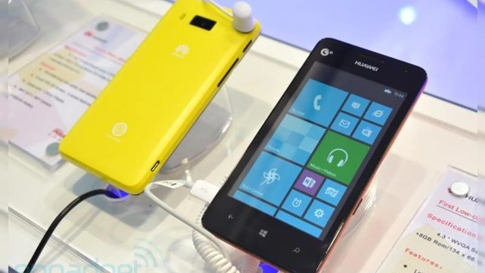 Huawei Ascend W2 Își face apariția Într-o experiență hands on, e ca și lansat (Video)