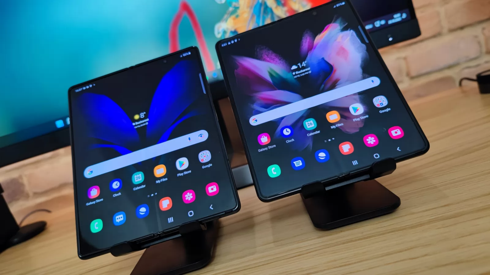 Top 5 motive pentru care Samsung Galaxy Z Fold 3 amplifică productivitatea şi divertismentul faţă de Galaxy Z Fold 2 (Video)