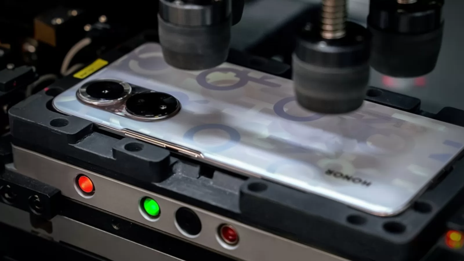 Honor și-a deschis fabrică în Shenzhen, China; 75% din procesele de producție sunt complet automatizate