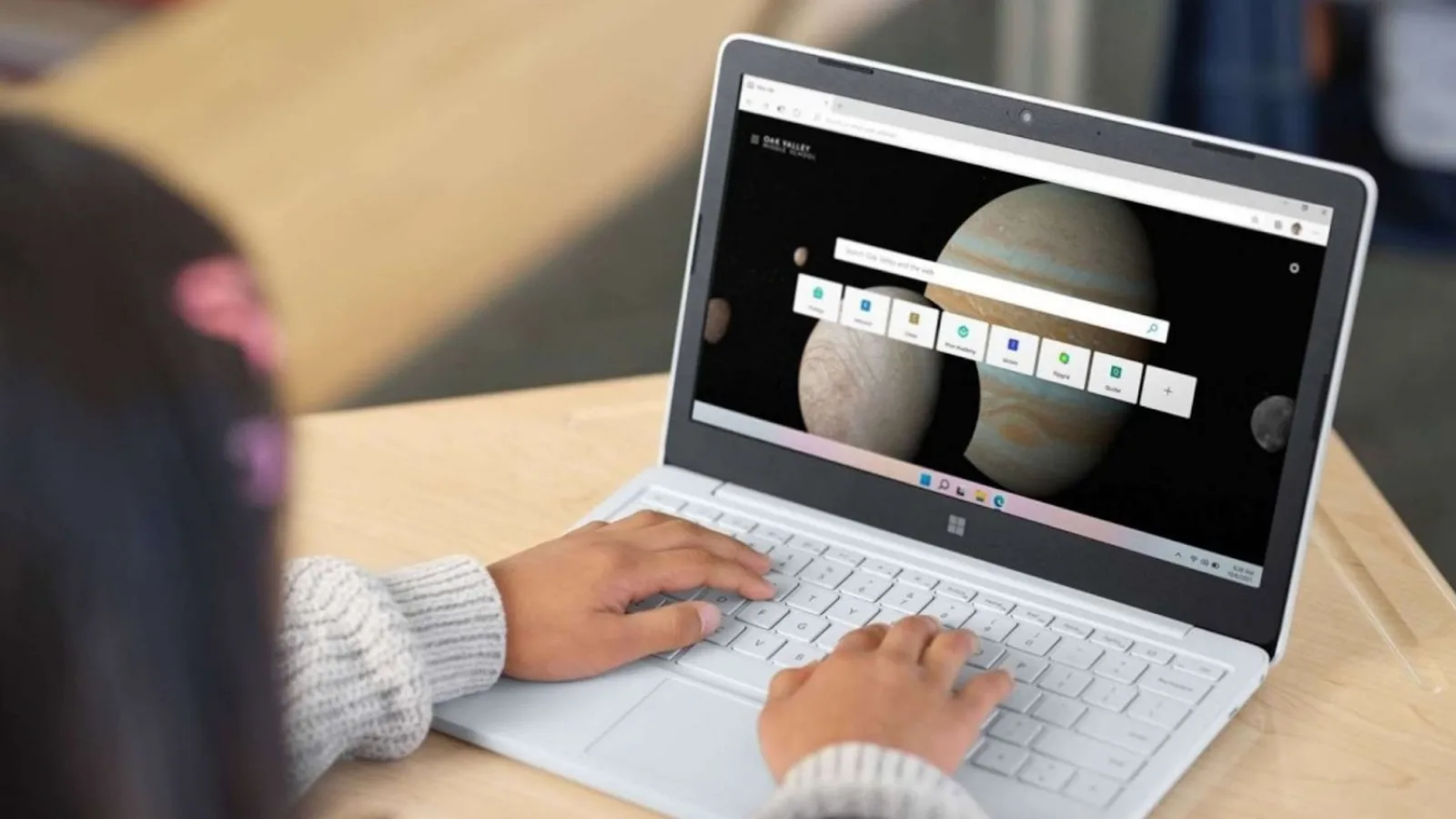 Microsoft prezintă Surface Laptop SE şi Windows 11 SE, produse pentru educaţie şi instituţii de învăţământ