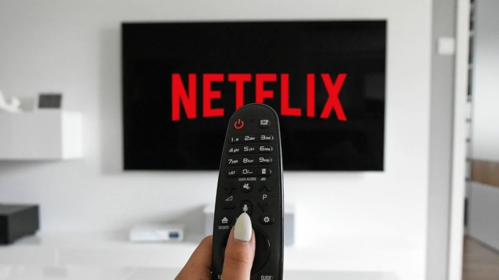 Guvernul vrea să taxeze extra Netflix şi Spotify; Ce sumă este vizată pentru serviciile de streaming?