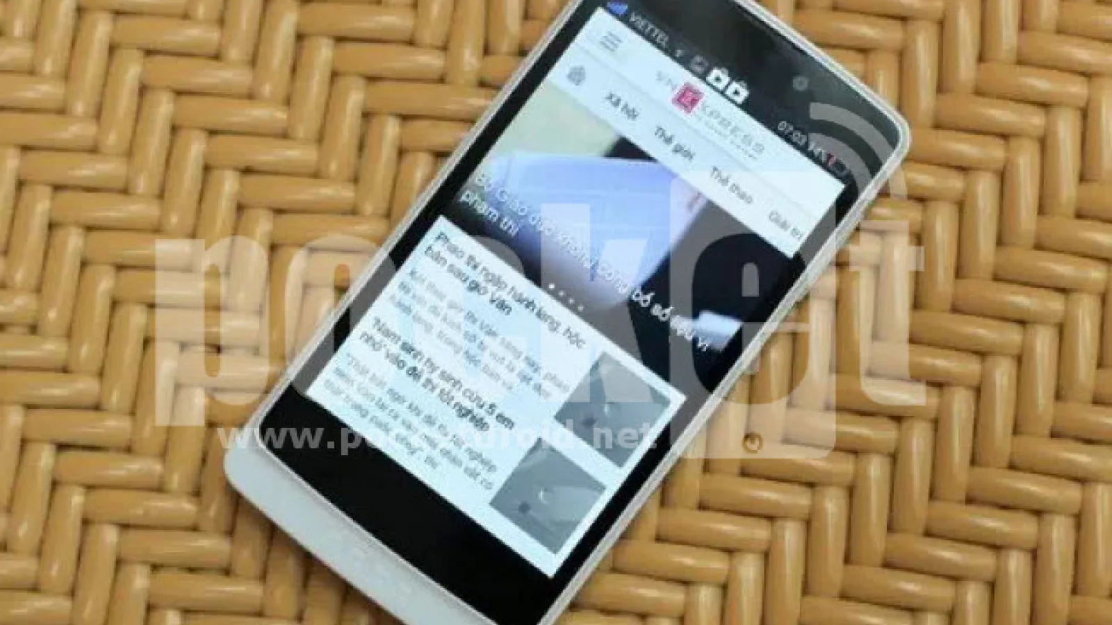 Oppo Find Clover, un telefon cu procesor Snapdragon 400 și ecran de 4.3 inch