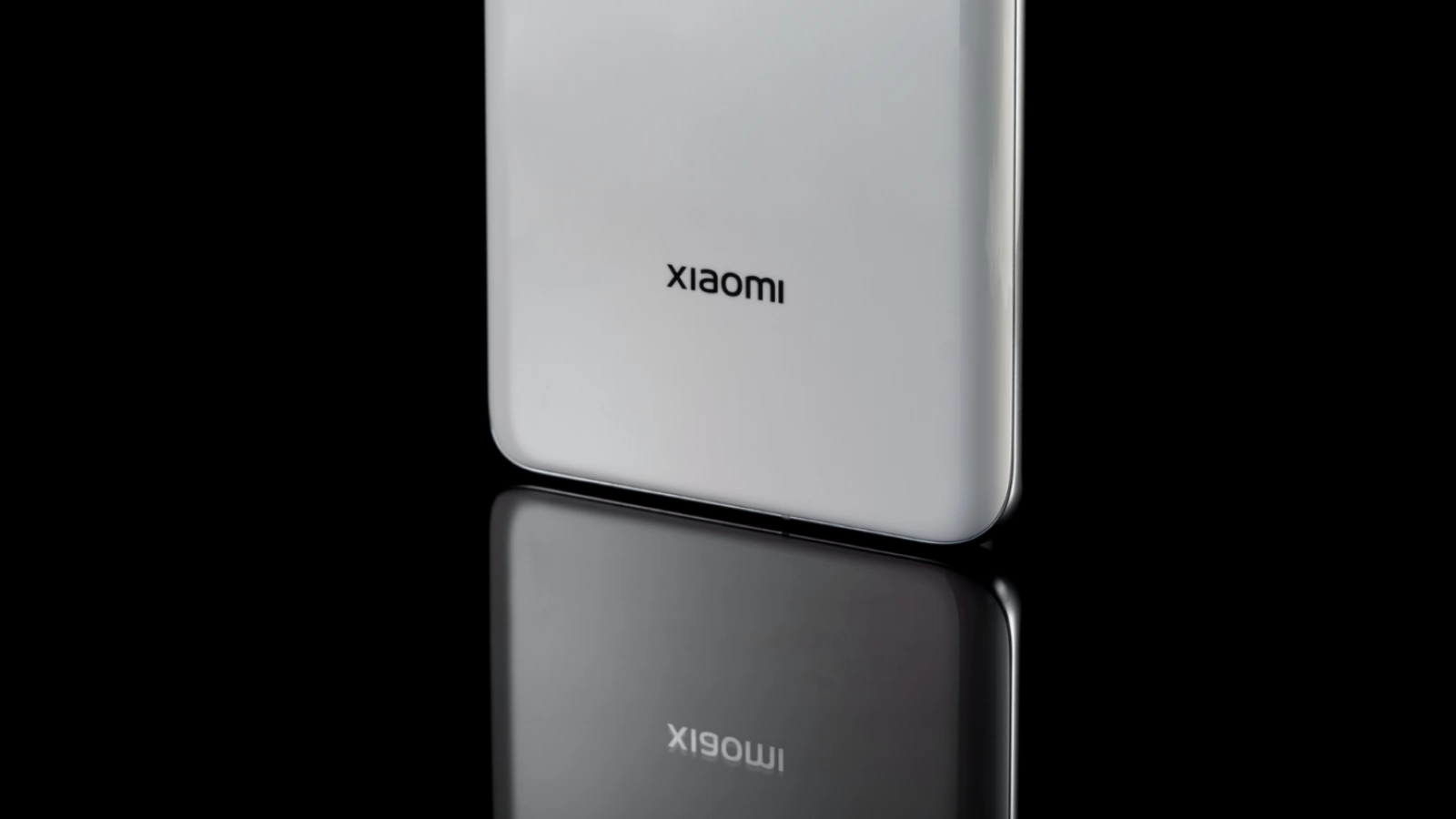Xiaomi 12X apare menționat online: telefon cu ecran AMOLED mai mic decât media, procesor Snapdragon 870