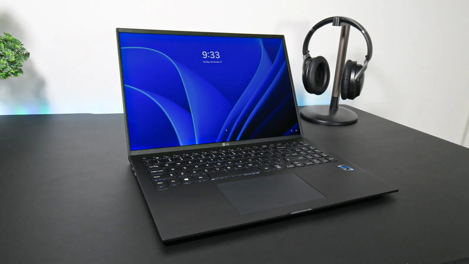 Prezentare LG Gram 16Z90P - Cel mai ușor notebook de 16 inch de pe piață vine cu CPU Intel Core i7-1165G7 și autonomie de invidiat