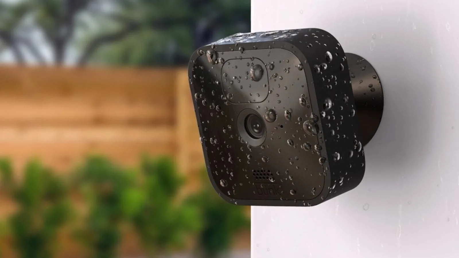 E LUNI e AMAZON: Azi vă recomandăm camera de supraveghere compactă Blink Outdoor, acum cu discount