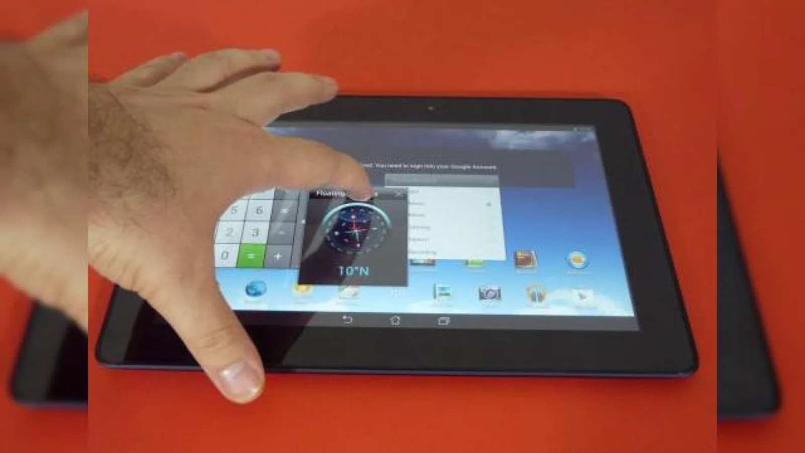 Review ASUS MeMo Pad FHD 10: o tabletă midrange cu difuzoare excelente, procesor Intel performant și design plăcut (Video)