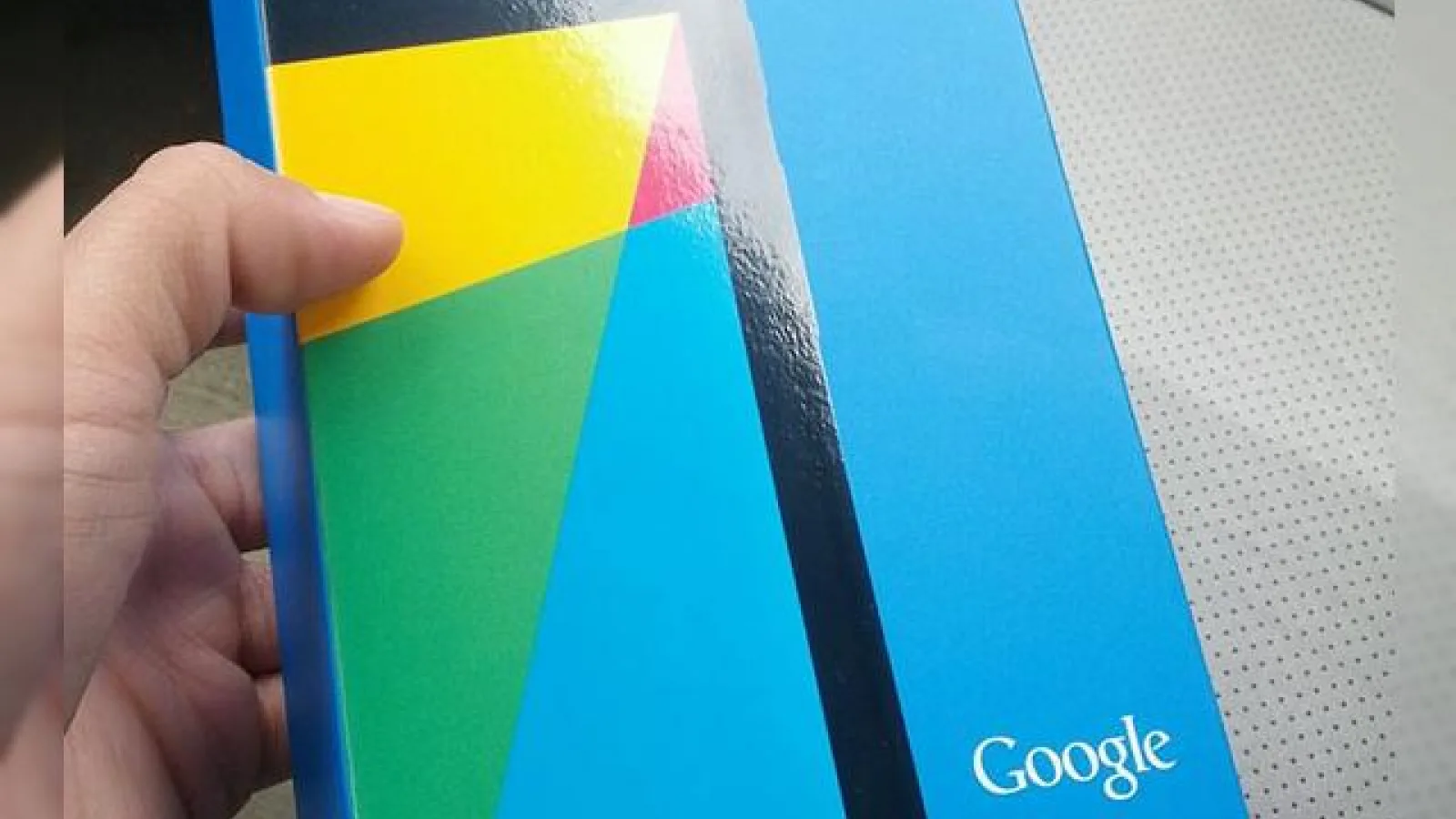 Noul Nexus 7 scos din cutie și analizat la cald Înainte de marea lansare de azi (Video)