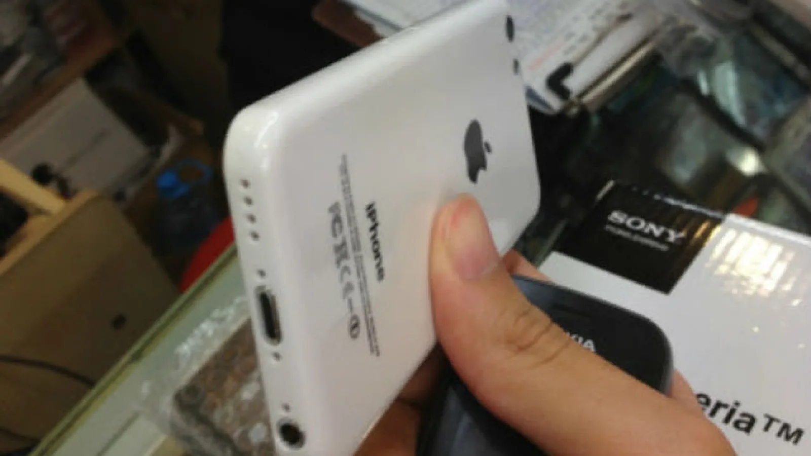 Avem și prețuri pentru iPhone Lite și o nouă teorie: o variantă mai ieftină de iPhone 5