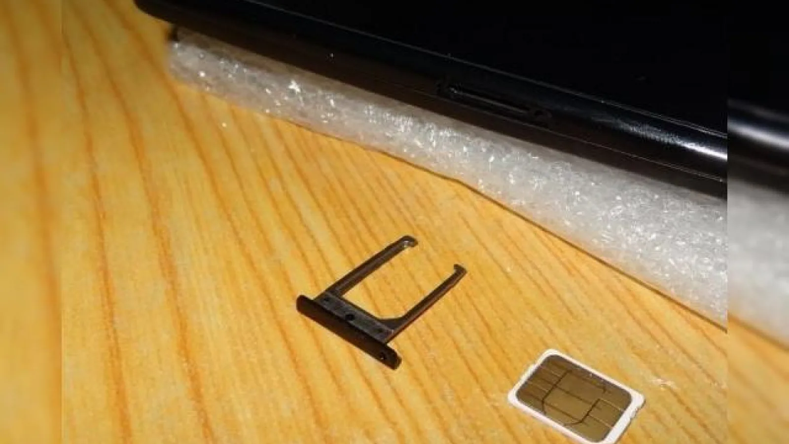 Moto X va sosi cu un slot nano SIM, conform unei noi fotografii