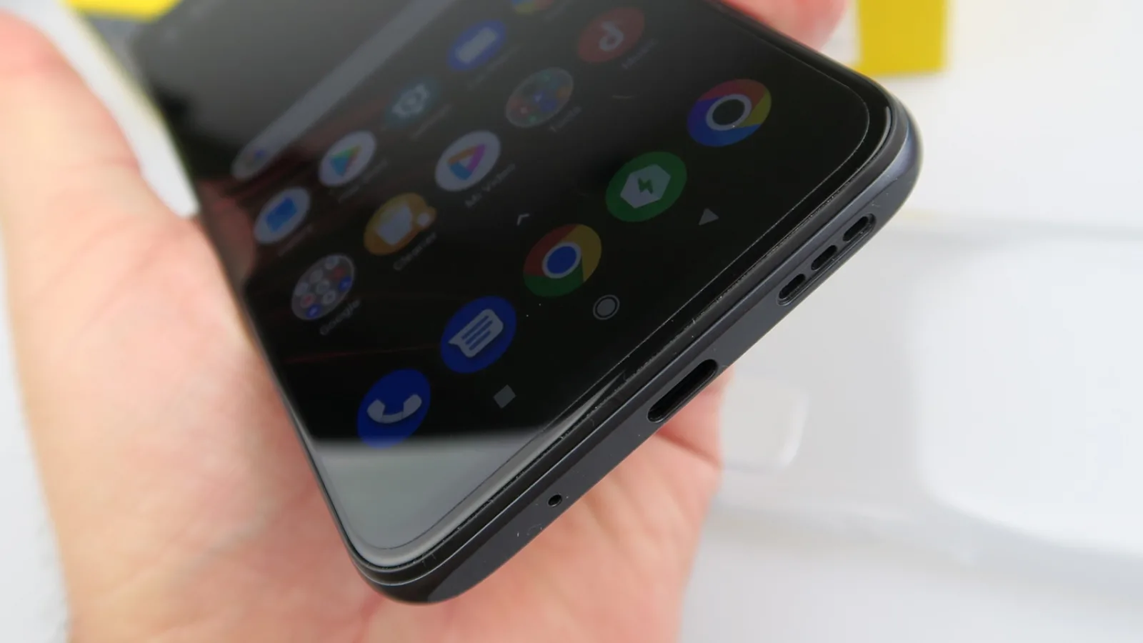 POCO M3 Pro 5G: Conectivitate 5G respectabilă, avem şi infraroşu!