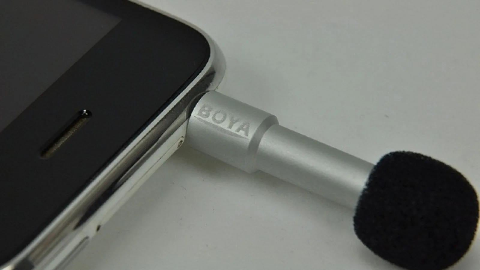 Telefonul Android te poate spiona, microfonul său poate fi activat de la distanță!