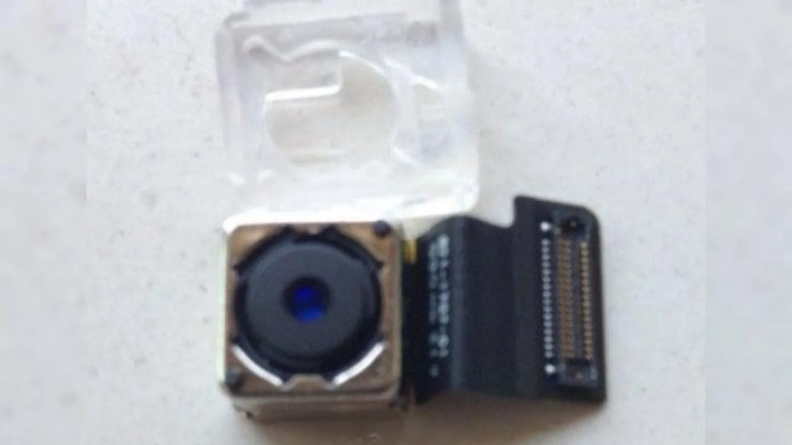Noi componente de iPhone 5C ajunse pe web confirmă o cameră de 8 megapixeli pentru noul terminal