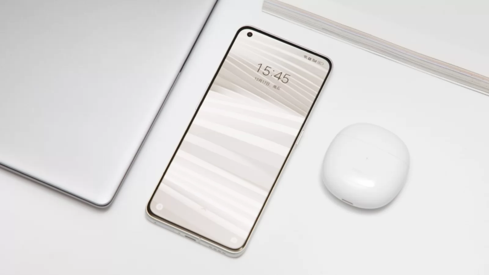 realme GT 2 Pro Master Edition primește noi teasere înainte de debut; Vine cu margini ultra-înguste în jurul display-ului, decupaj bulină pentru camera selfie