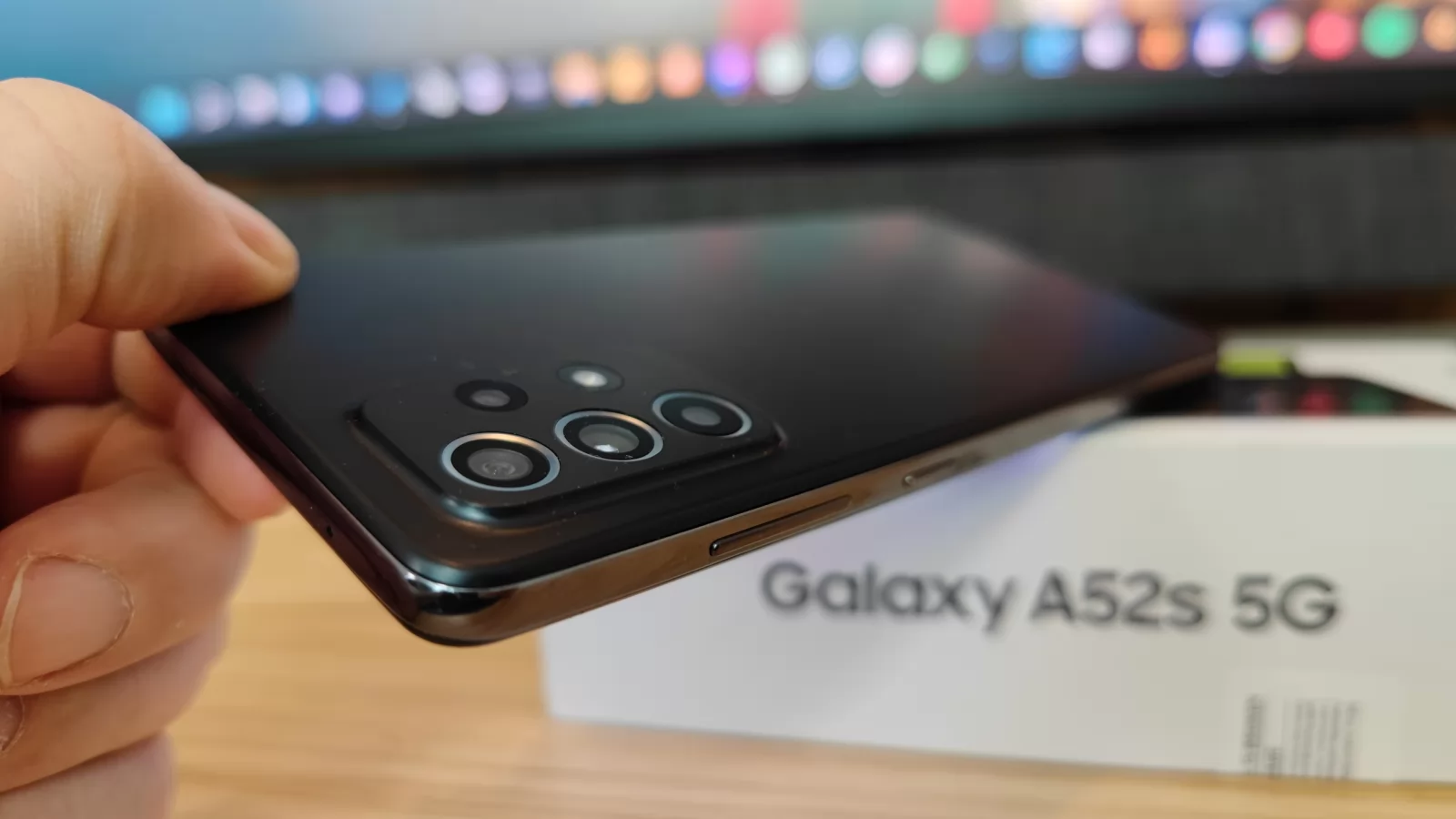 Samsung Galaxy A52s 5G Unboxing: best seller-ul de Black Friday 2021 este aici!
