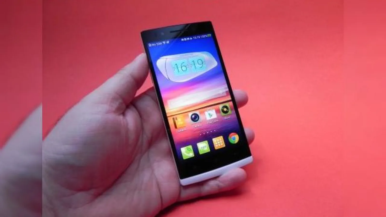 Review Oppo Find 5: camera lui Xperia Z, look și feeling de Lumia, preț atractiv (Video)