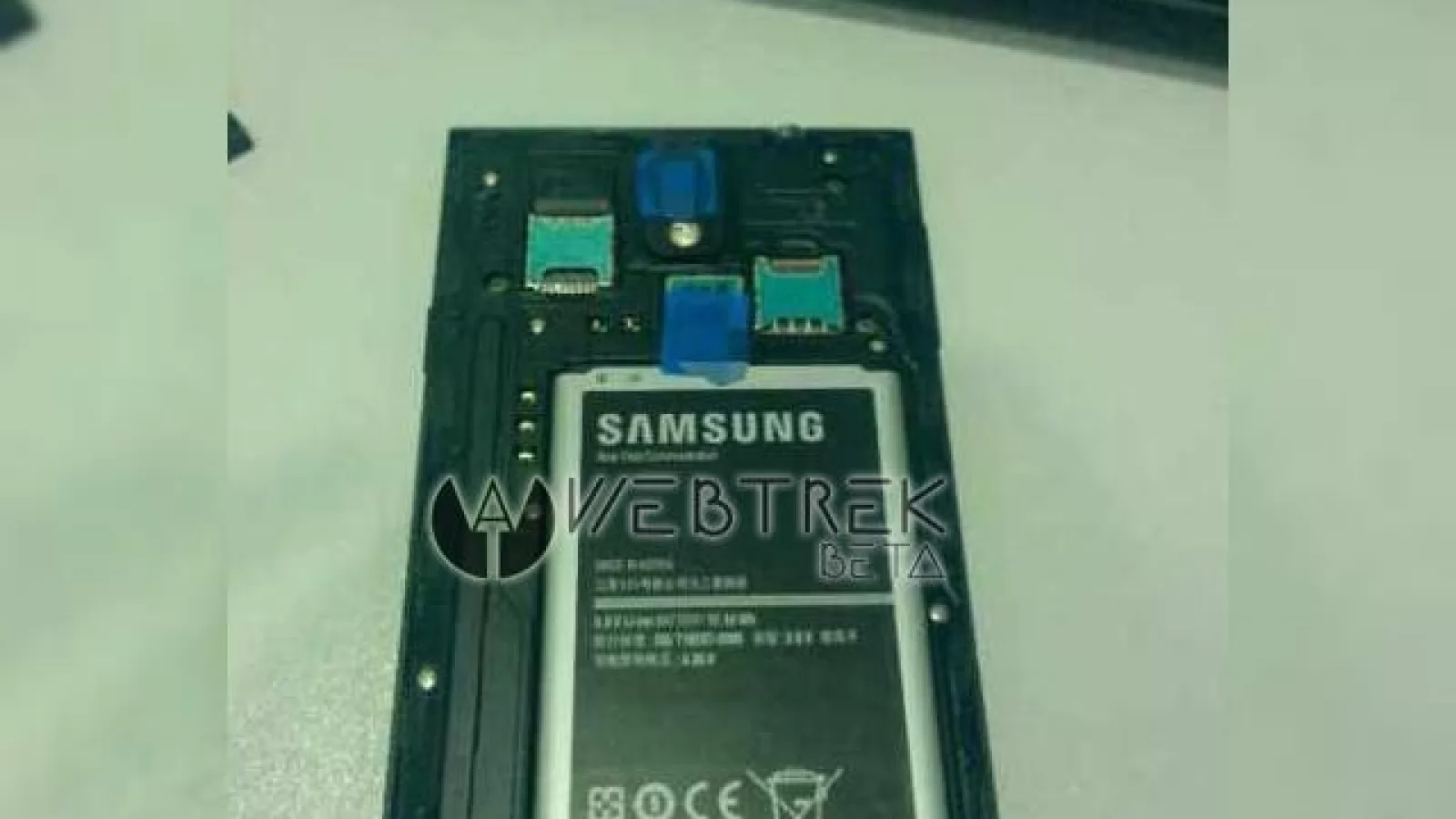 Prima imagine cu spatele lui Samsung Galaxy Note 3 ne dezvăluie ce se află sub capacul bateriei