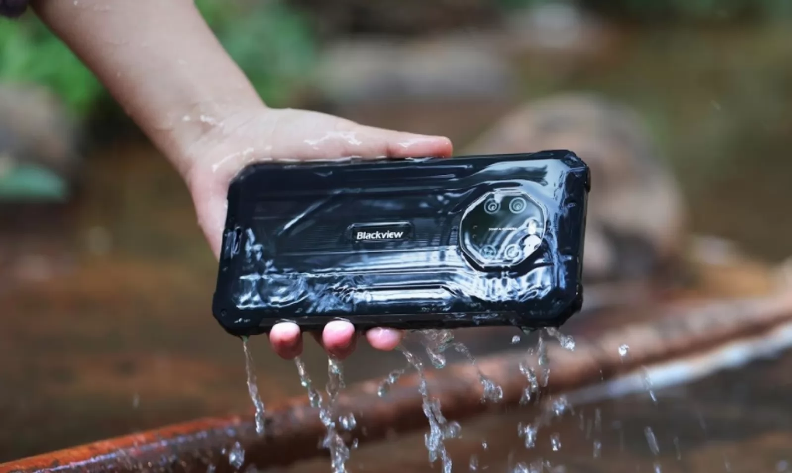 Blackview BV8800 - telefonul robust ce aduce cameră Night Vision și o mega baterie este acum disponibil comercial - cu reducere!