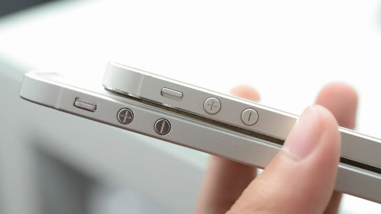 iPhone 5C și iPhone 5S comparate cu iPhone 5 În imagini HD, din unghiuri diferite