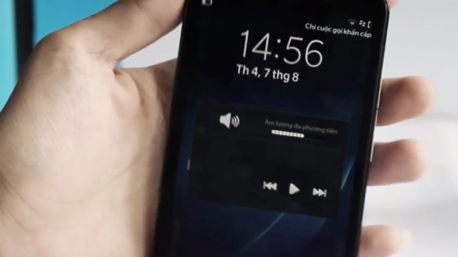 Experiență hands-on cu BlackBerry Z30, fratele de 5 inch al lui Z10 (Video)