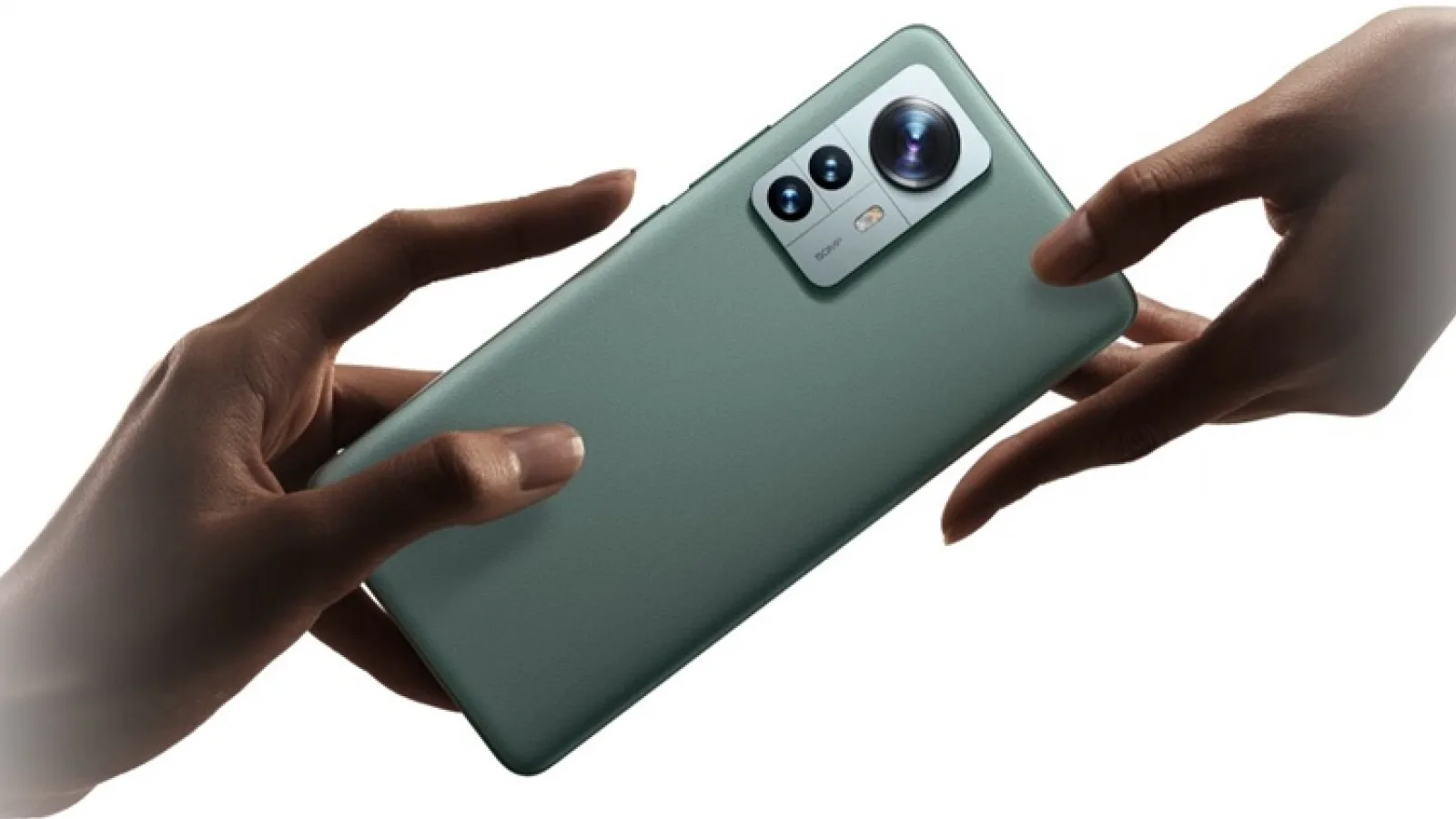Xiaomi 12 Pro va primi o versiune cu un cipset îmbunătățit la interior; Snapdragon 8 Gen 1 Plus va fi fabricat de către TSMC