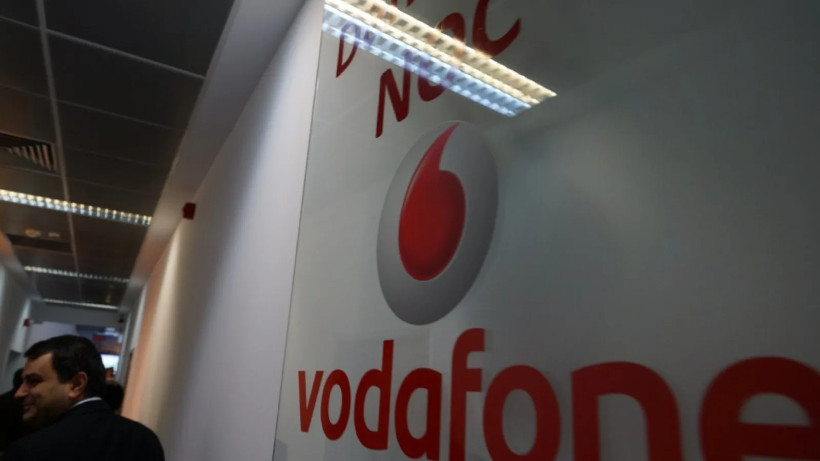 Vodafone România Înființează o firmă pentru plăti și transfer de bani pe mobil