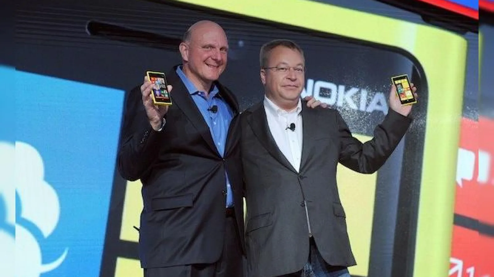 Microsoft cumpăra Nokia! Divizia de Terminale și Servicii intră sub tutela companiei din Redmond; Elop candidat pentru funcția de CEO Microsoft!