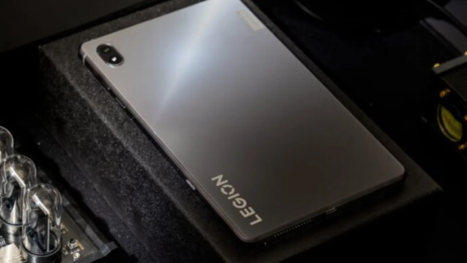 Tableta de gaming Lenovo Legion Y700 primește un nou teaser; Are baterie de 6550 mAh și se încărcă rapid, la 45W