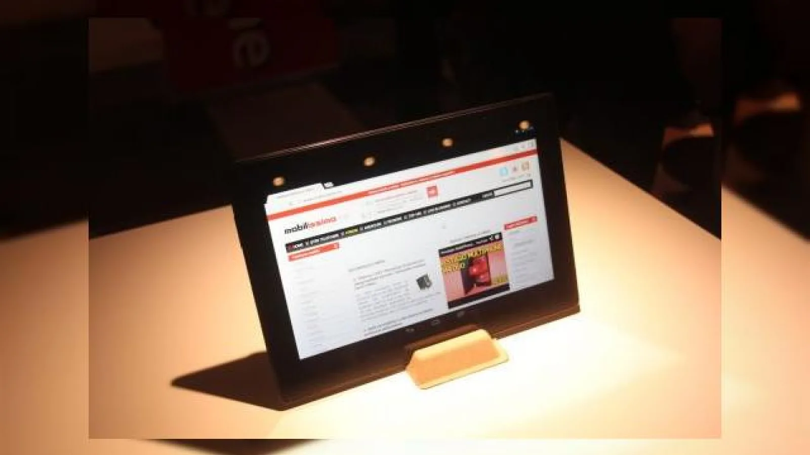 Vodafone Smart Tab III 10 by Lenovo În premieră mondială la București (video)