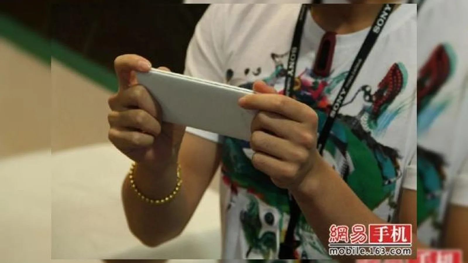 Cameraphone-ul Oppo N1 primește un nou trailer și noi imagini ajunse pe web (Video)