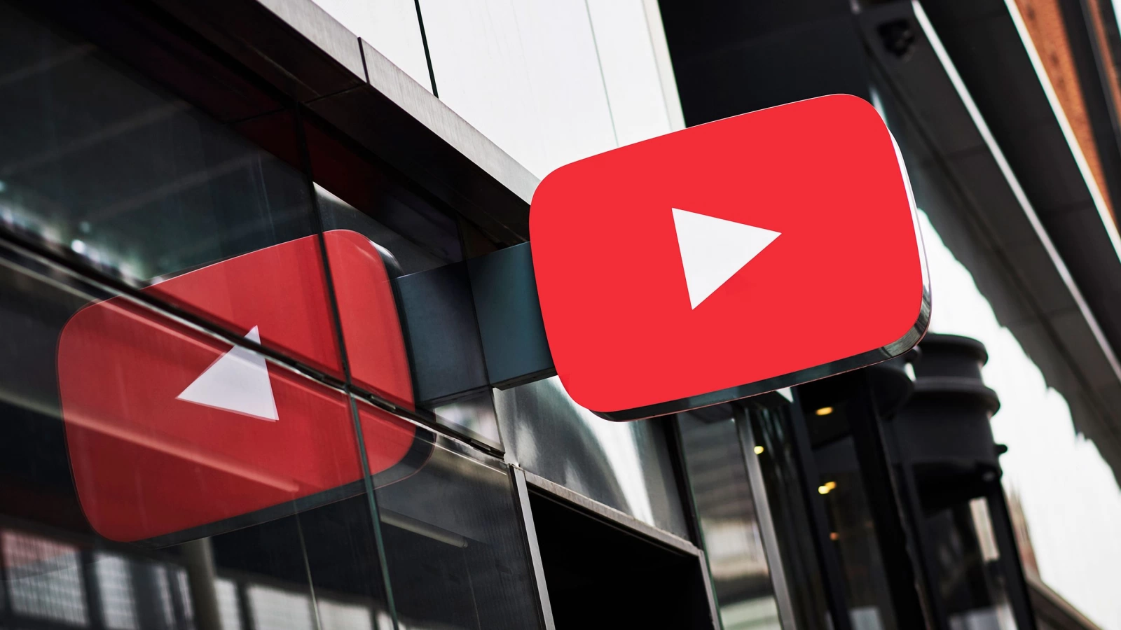YouTube anunţă funcţia Shopping şi mai multe modalităţi pentru creatorii de conţinut de a face bani + NFT-uri