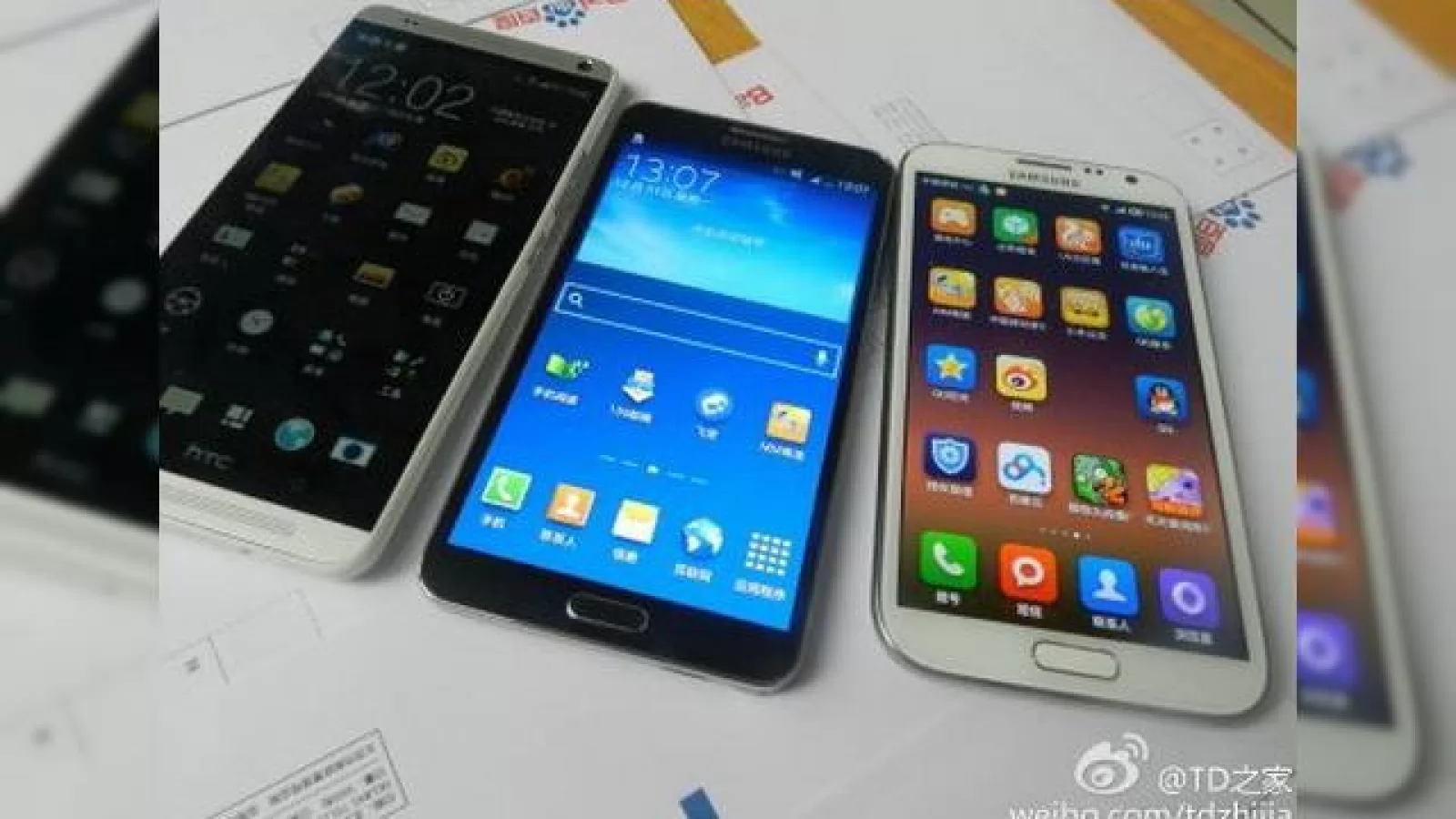 HTC One Max comparat În imagini cu Samsung Galaxy Note 2 și 3