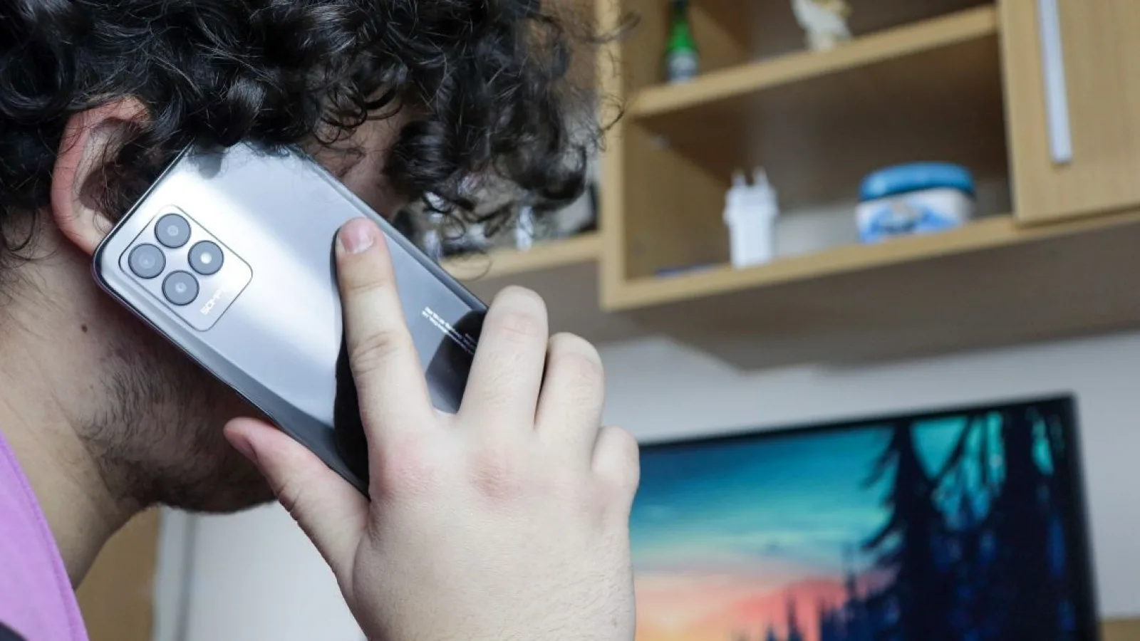 Realme 8i: Conectivitate de generație mai veche, dar care nu dezamăgește