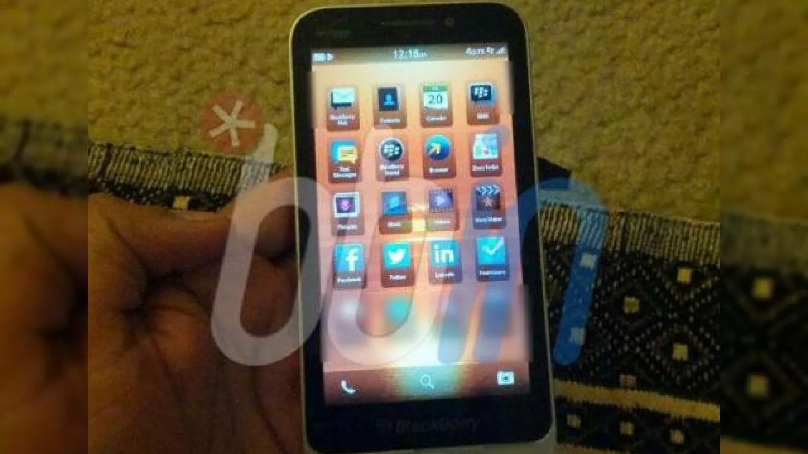 Un nou smartphone BlackBerry din Seria C ajunge pe web În noi imagini