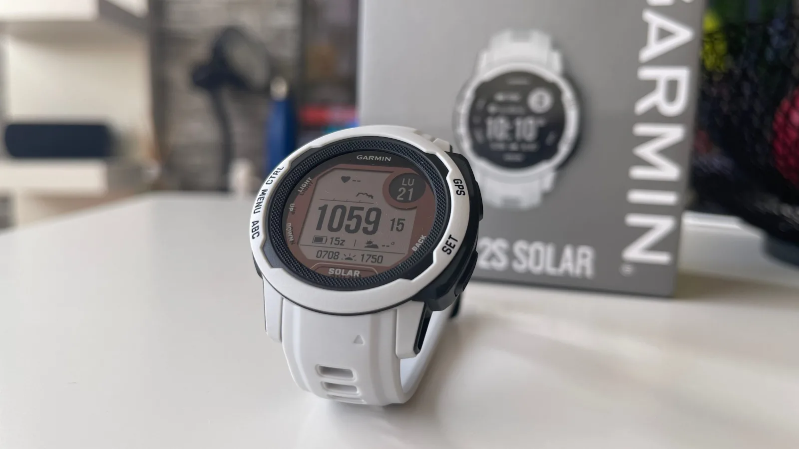 Prezentare Garmin Instinct 2s Solar: Ceasul smart cu GPS pentru aventurieri, pe care vei uita să îl mai încarci