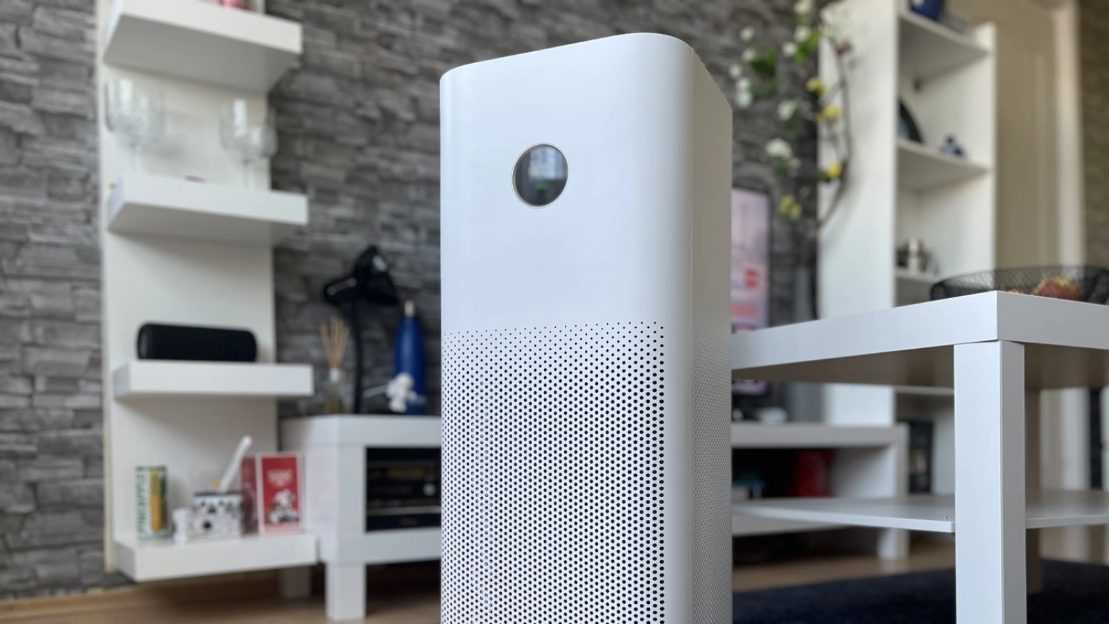 Prezentare Xiaomi Smart Air Purifier 4 Pro - purificator de aer pentru spații de până la 60 m², zgomot redus și senzor dublu PM2.5/PM10
