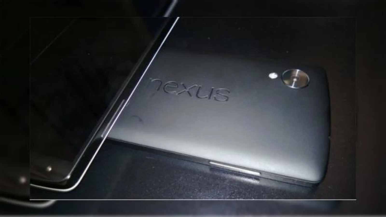 Nexus 5 ar putea debuta la finalul acestei luni, cu dotări similare cu iPhone 5s