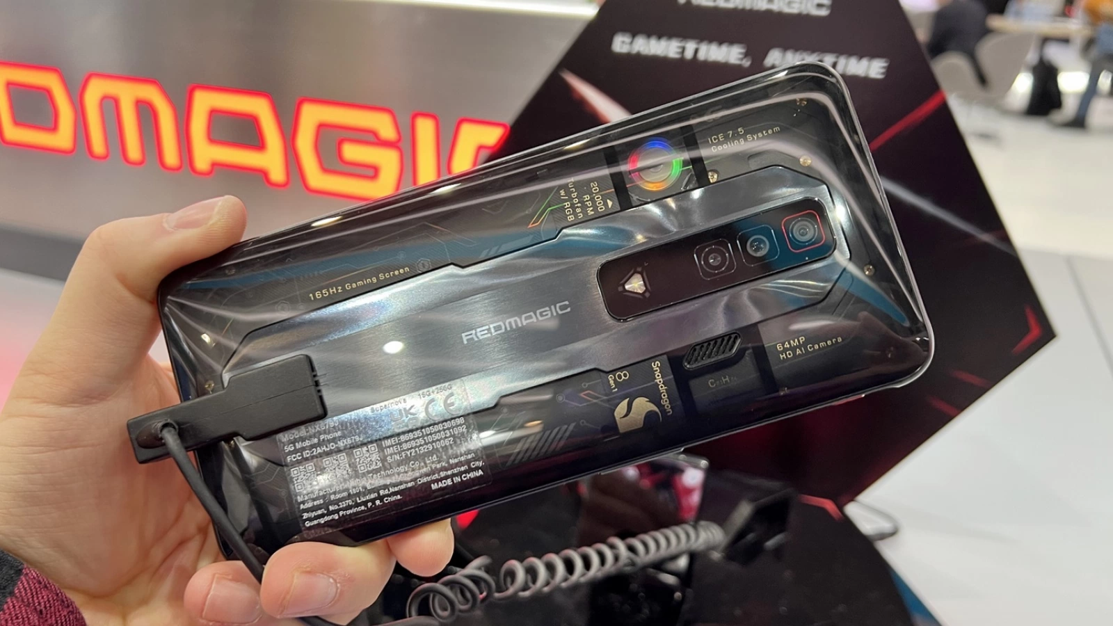 MWC 2022: ZTE Nubia Red Magic 7 Prezentare Hands-On - Smartphone de gaming cu design transparent, cooler cu iluminare RGB și hardware de top