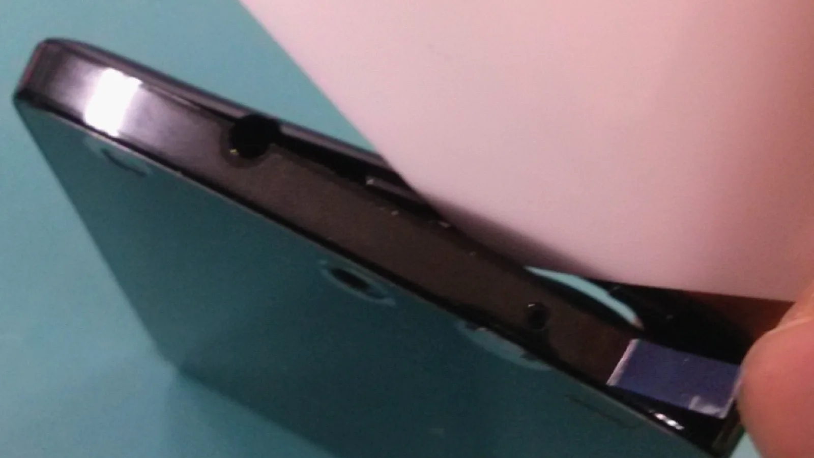 Iată și manualul următorului telefon Nexus; Handsetul vine cu 32 GB memorie internă, cameră de 8 MP