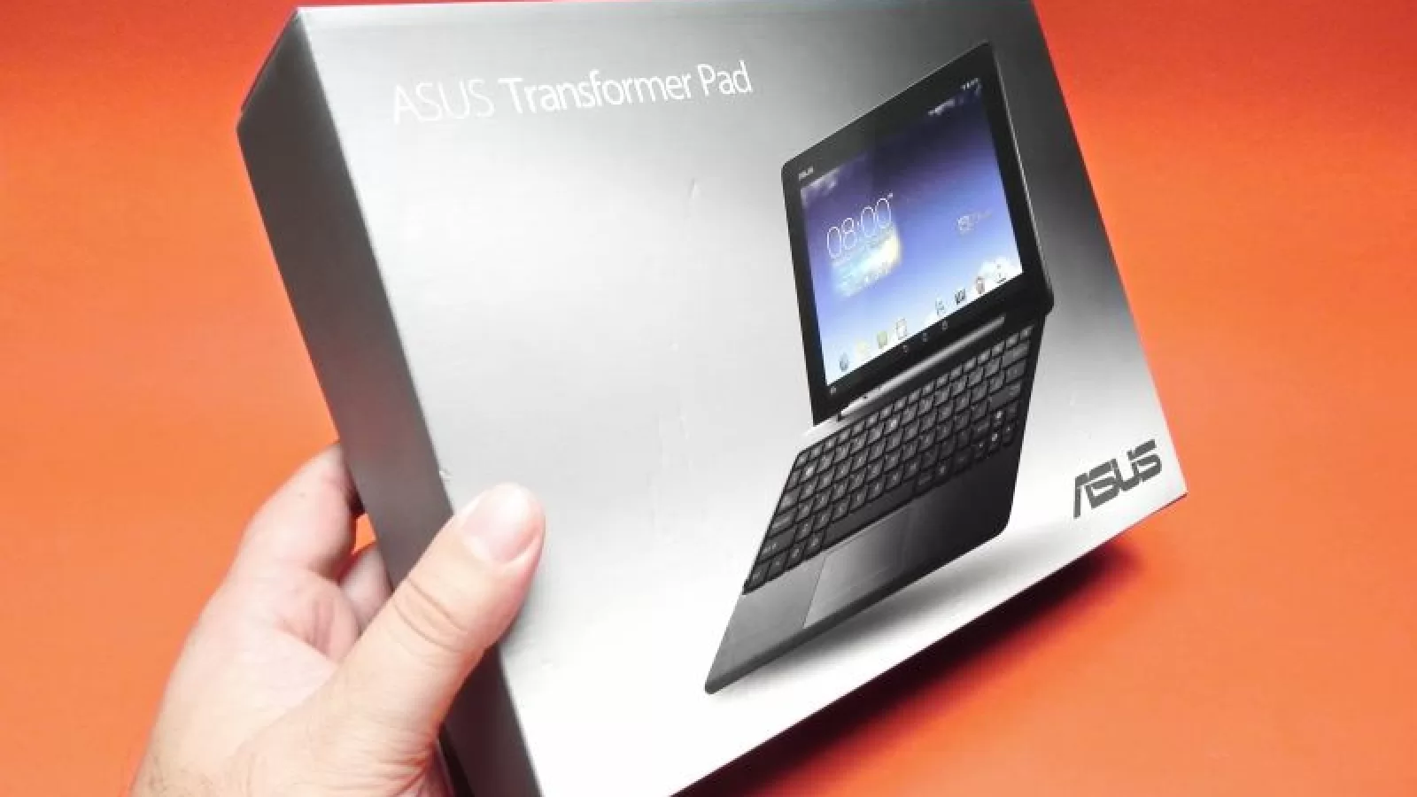 ASUS Transformer Pad TF701T unboxing: prima tabletă cu procesor Tegra 4 pe masa de teste Mobilissimo.ro (Video)