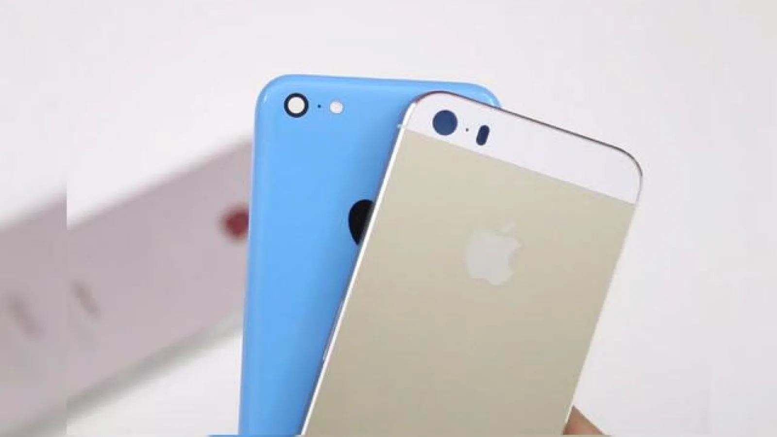 iPhone 5s și iPhone 5c disponibile și În oferta eMAG.ro, al doilea Într-o varietate de culori