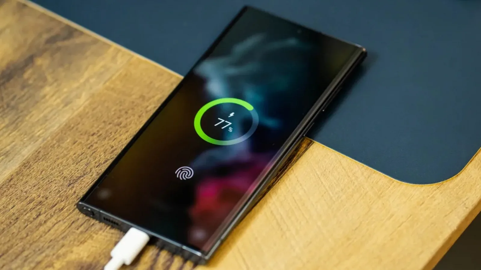 Alimentare rapidă la 45W pe Galaxy S22 Ultra: Mit sau realitate? Iată ce au dezvăluit testele de încărcare