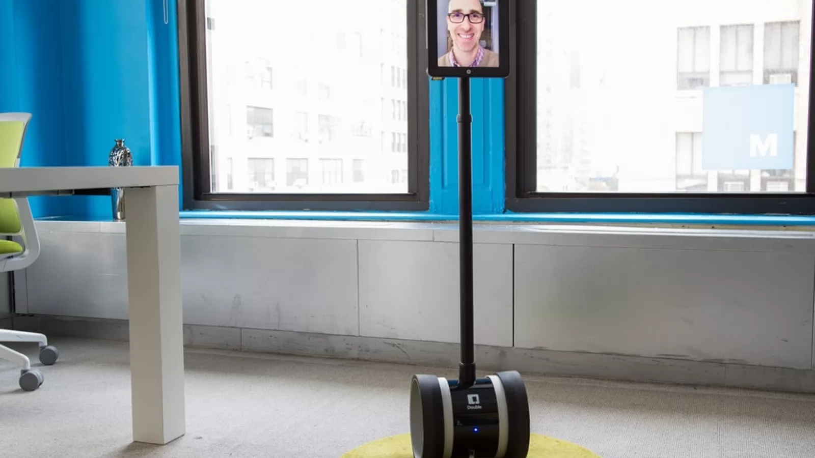 Segway + tableta = un nou coleg de birou! Iată cum (Video)