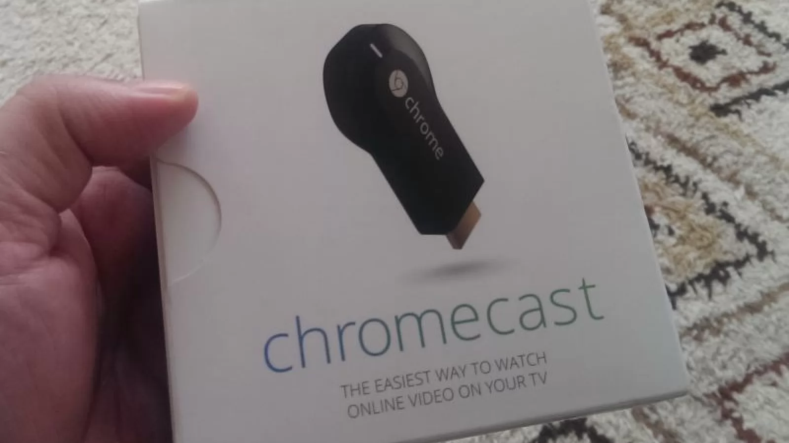 Chromecast, adică cum Încearcă Google să-și facă loc În living pe bani mărunți