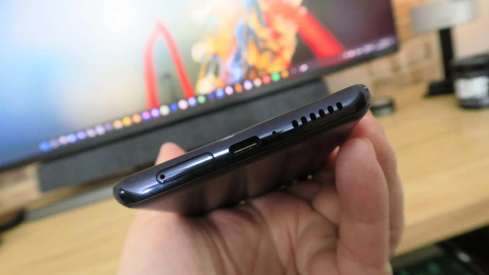 Motorola Edge 30 Pro: Baterie cu aşteptări mari, dar fără a livra pe deplin